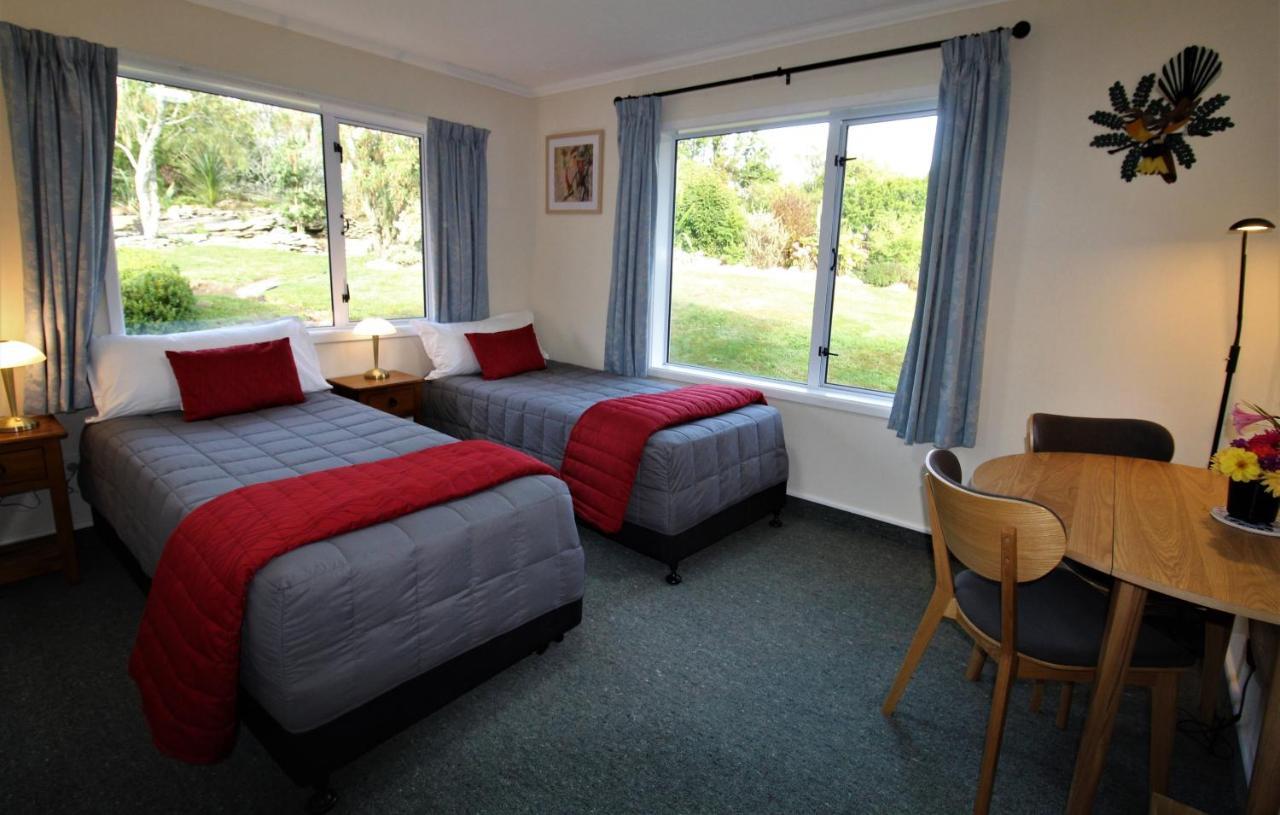 Labyrinth Gardens Guest House Takaka Exterior photo