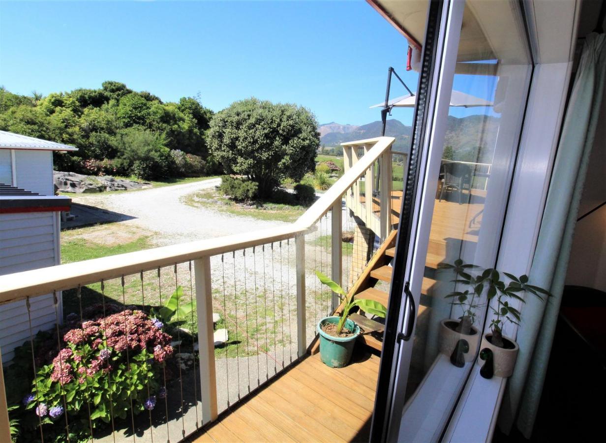 Labyrinth Gardens Guest House Takaka Exterior photo